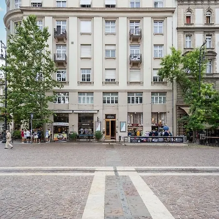 Amora Homes Basilica Monnalisa Luxury 3 Bedrooms Apartment With Amazing View Need Reservation X Free Parking Budapest Exterior photo