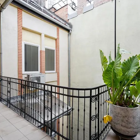Amora Homes Basilica Monnalisa Luxury 3 Bedrooms Apartment With Amazing View Need Reservation X Free Parking Budapest Exterior photo